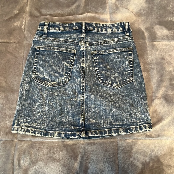 Denim skirt - Picture 2 of 3